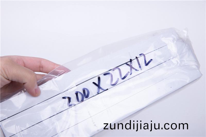 CR減(jian)震保(bao)溫(wen)條(tiao)